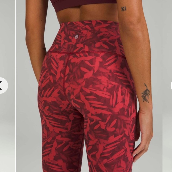 Lululemon Wunder Under High-Rise Tight 25" *Luxtreme
Spray Leaf Fireside Red - Picture 3 of 5